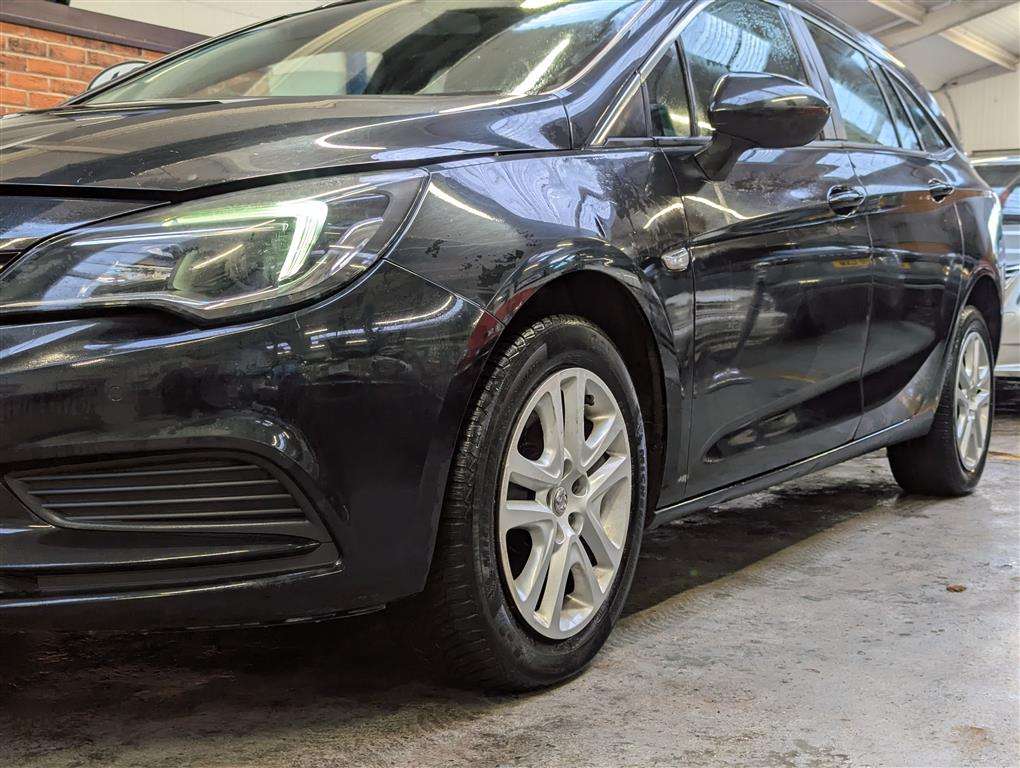 <p>2016 VAUXHALL ASTRA DESIGN CDTI ECOFLEX</p>