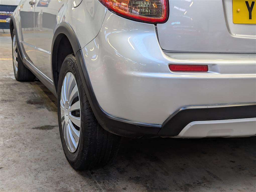 <p>2013 SUZUKI SX4 SZ3</p>