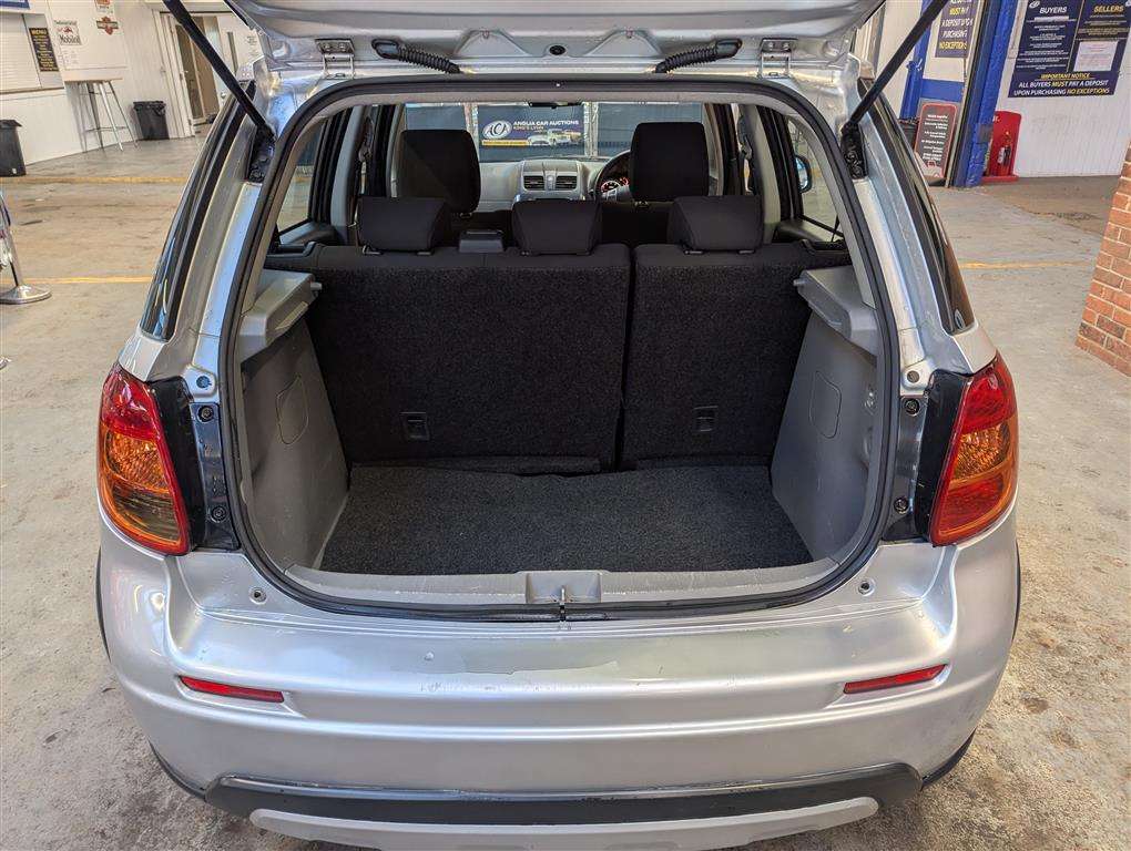 <p>2013 SUZUKI SX4 SZ3</p>