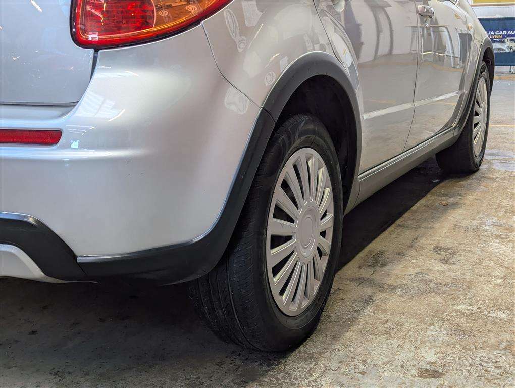 <p>2013 SUZUKI SX4 SZ3</p>