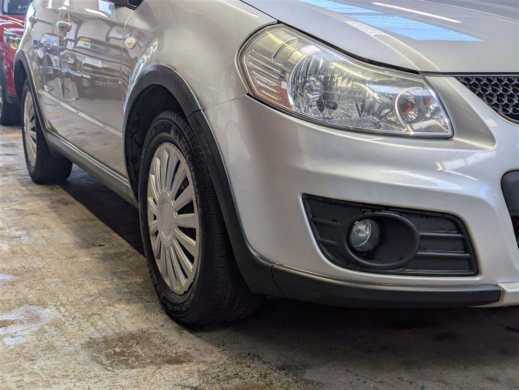 <p>2013 SUZUKI SX4 SZ3</p>