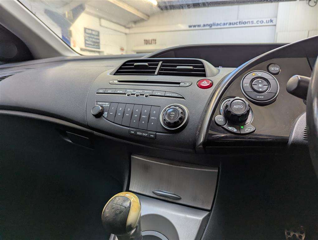 <p>2007 HONDA CIVIC SE **SOLD</p>