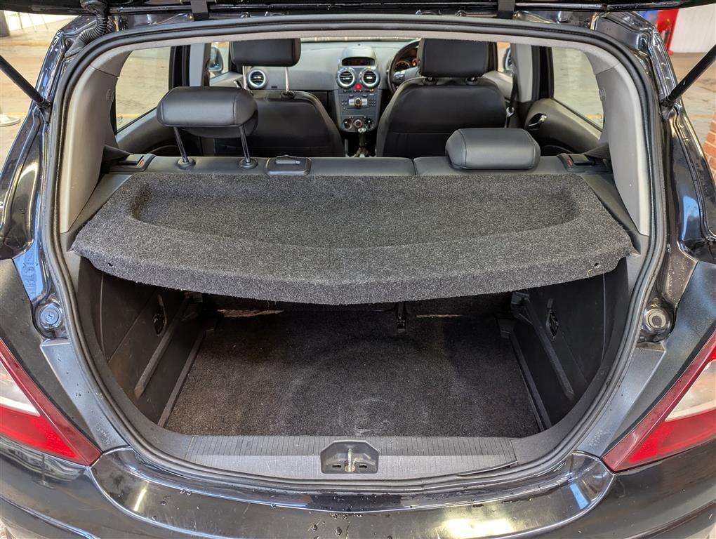 <p>2011 VAUXHALL CORSA SE</p>