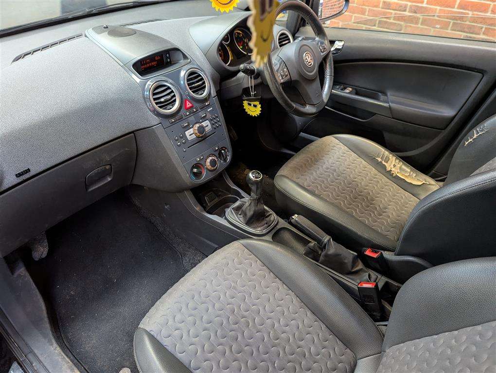 <p>2011 VAUXHALL CORSA SE</p>