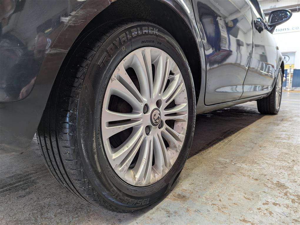 <p>2011 VAUXHALL CORSA SE</p>