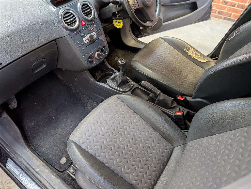 <p>2011 VAUXHALL CORSA SE</p>