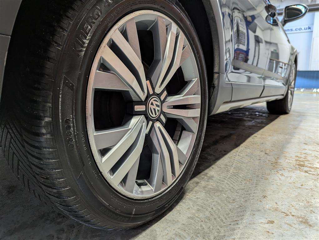 <p>2016 VOLKSWAGEN PASSAT A-TRACK TDI BMT 4M</p>