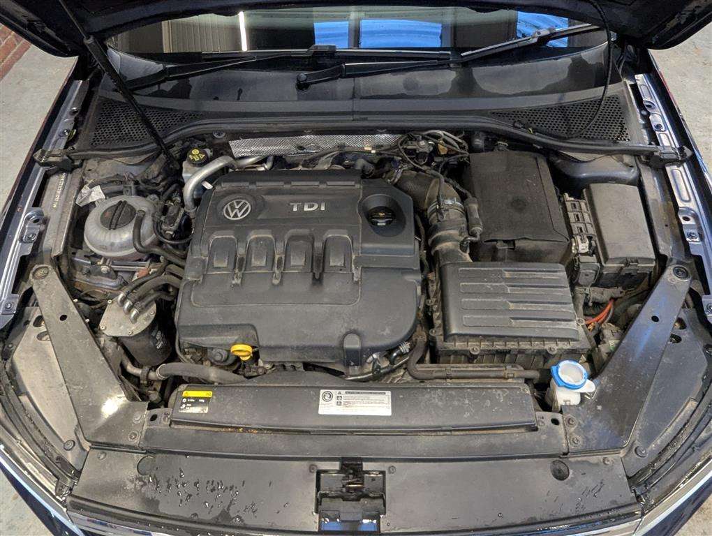 <p>2016 VOLKSWAGEN PASSAT A-TRACK TDI BMT 4M</p>
