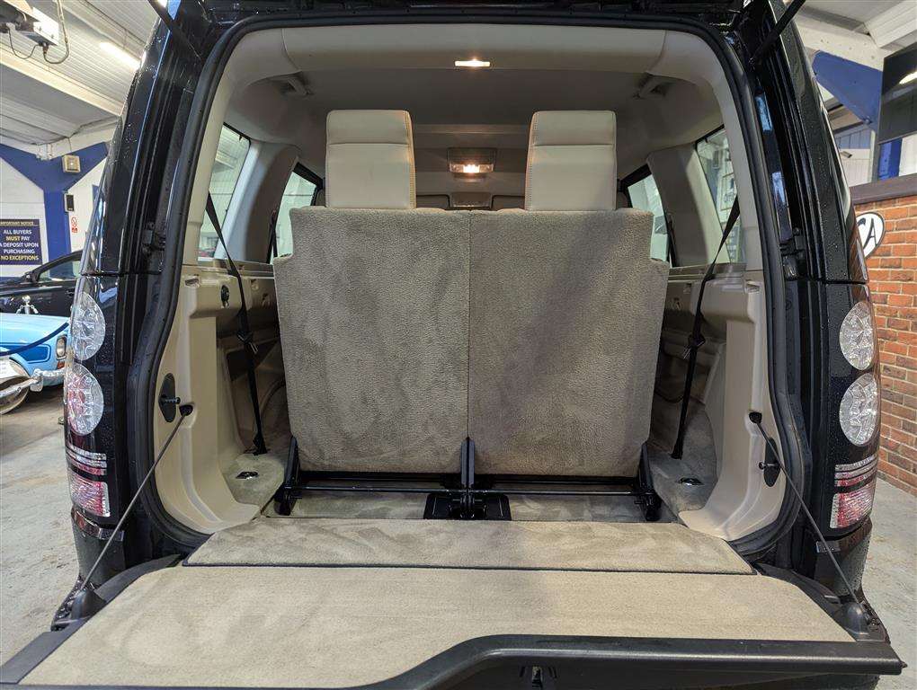 <p>2015 LAND ROVER DISCOVERY **SOLD</p>