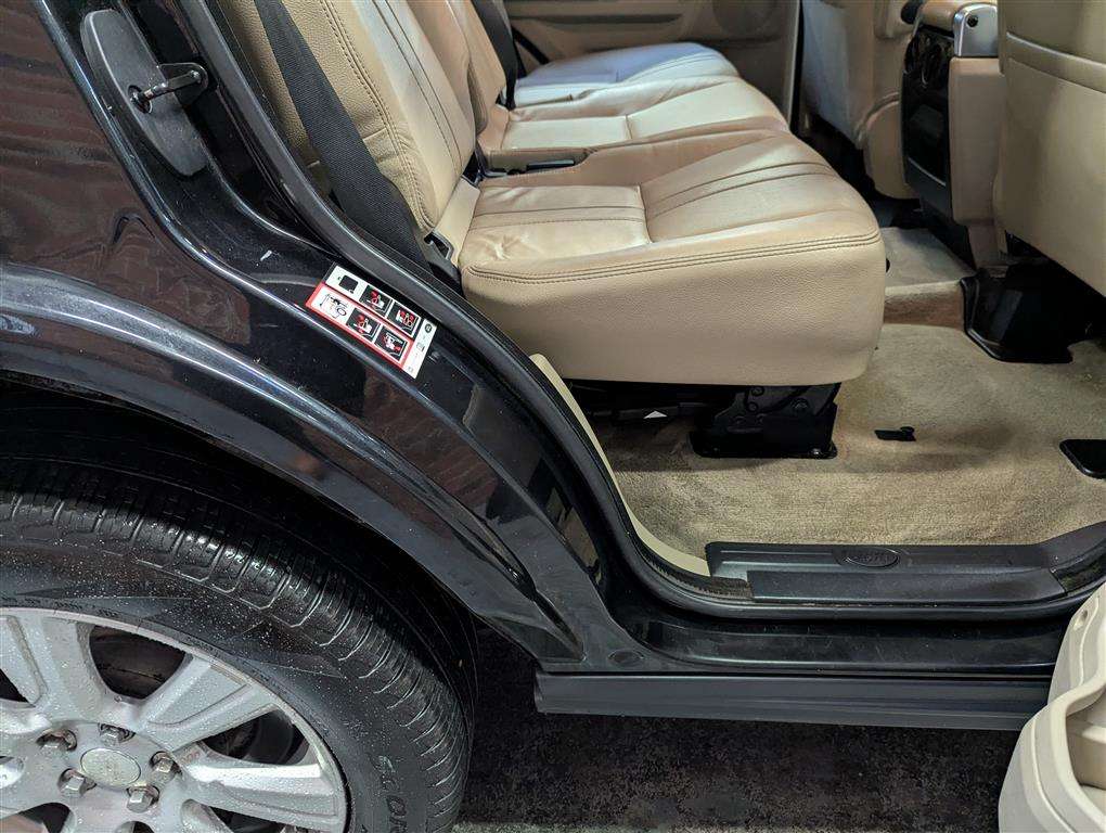 <p>2015 LAND ROVER DISCOVERY **SOLD</p>