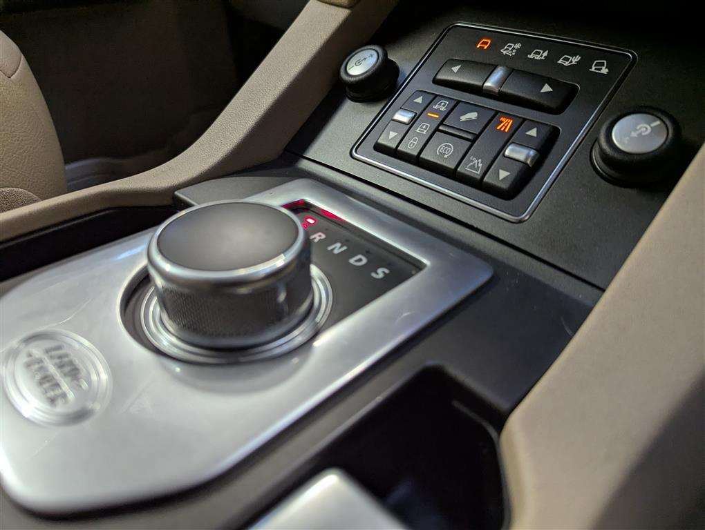 <p>2015 LAND ROVER DISCOVERY **SOLD</p>