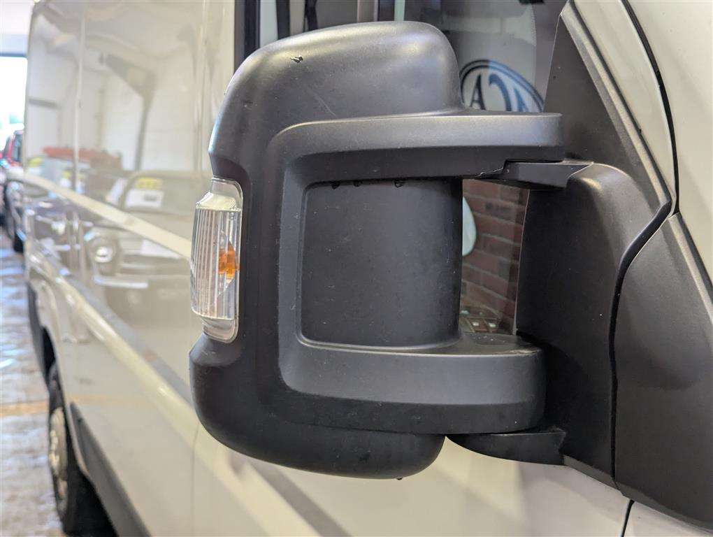 <p>2020 PEUGEOT BOXER 335 PRO L2H2 BHDI</p>