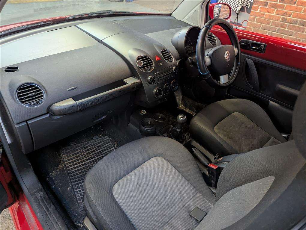 <p>2006 VOLKSWAGEN BEETLE LUNA 102PS</p>