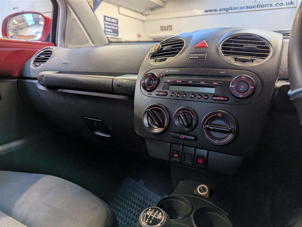 <p>2006 VOLKSWAGEN BEETLE LUNA 102PS</p>