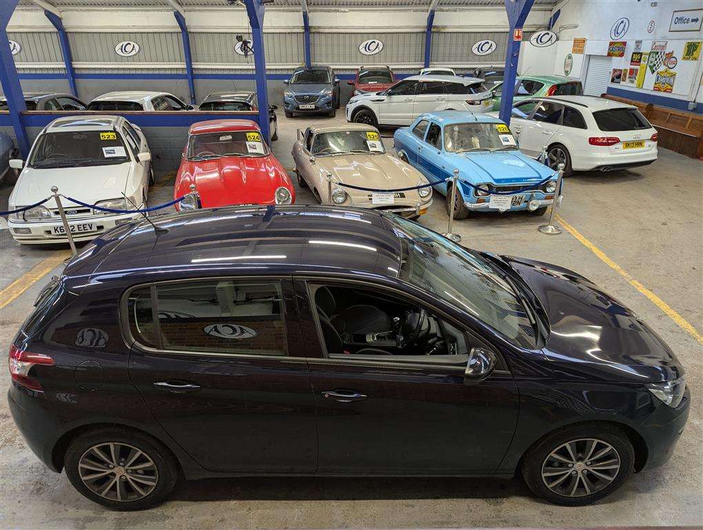 <p>2015 PEUGEOT 308 SPORTIUM E-THP S/S</p>