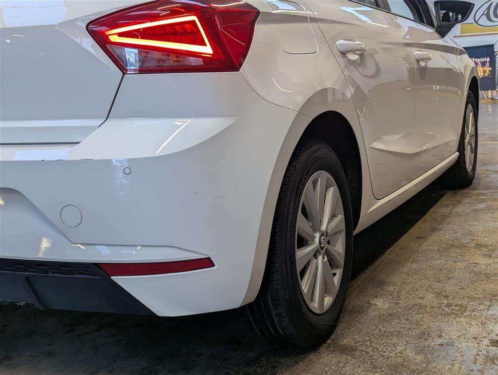 <p>2017 SEAT IBIZA SE TSI</p>