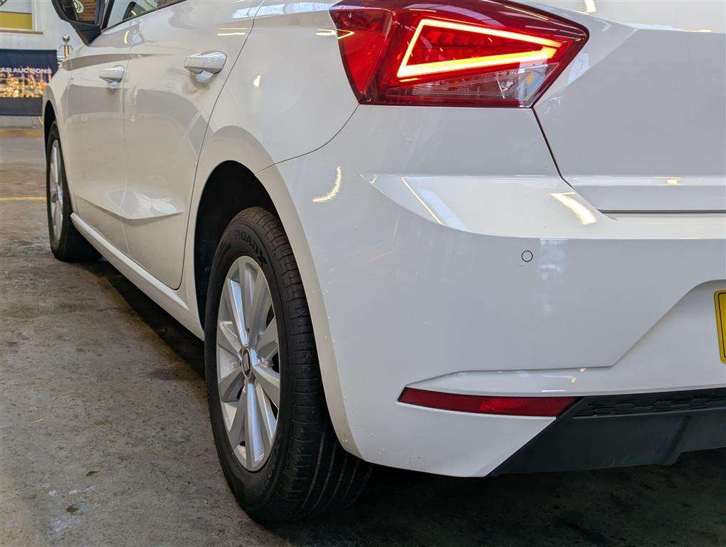 <p>2017 SEAT IBIZA SE TSI</p>