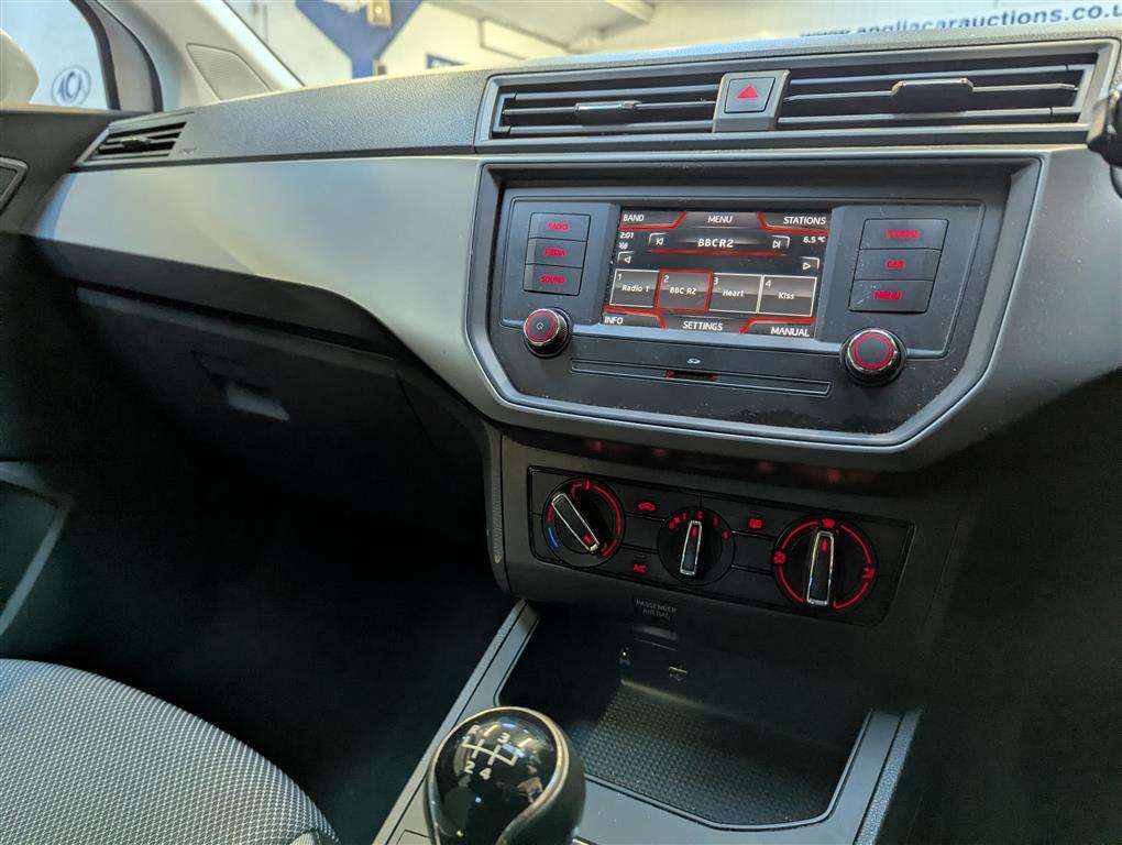 <p>2017 SEAT IBIZA SE TSI</p>