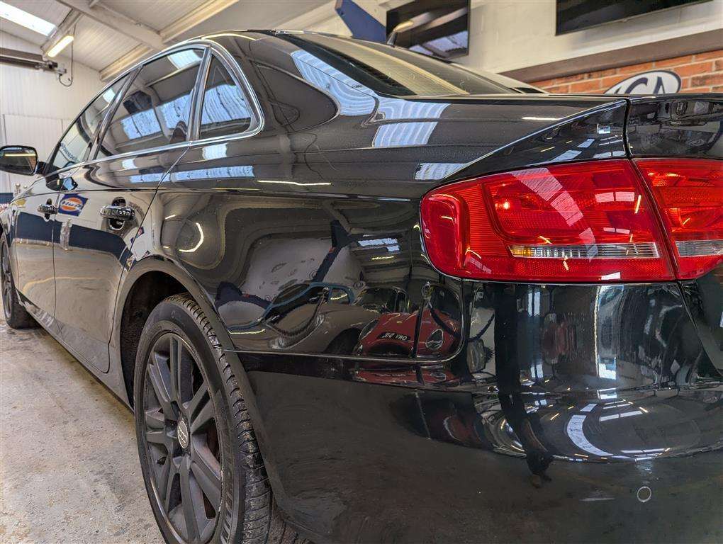 <p>2012 AUDI A4 TECHNIK TDI</p>