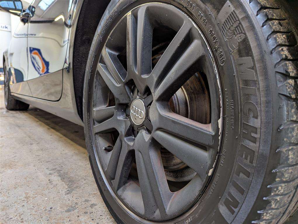 <p>2012 AUDI A4 TECHNIK TDI</p>