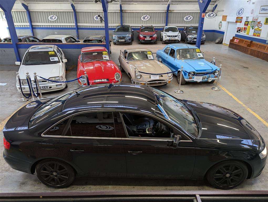 <p>2012 AUDI A4 TECHNIK TDI</p>
