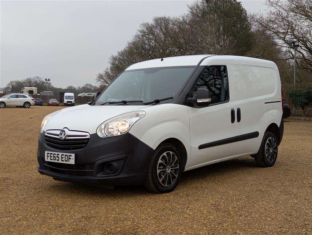 <p>2015 VAUXHALL COMBO 2000 L1H1 CDTI</p>