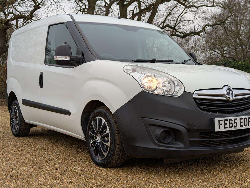 <p>2015 VAUXHALL COMBO 2000 L1H1 CDTI</p>