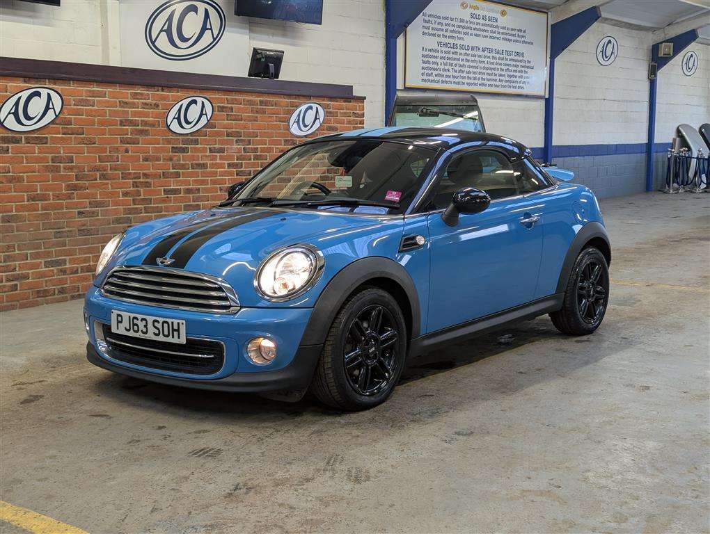 <p>2013 MINI COOPER</p>