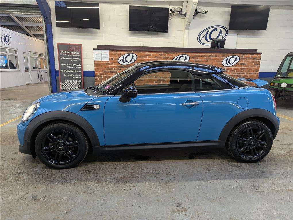 <p>2013 MINI COOPER</p>