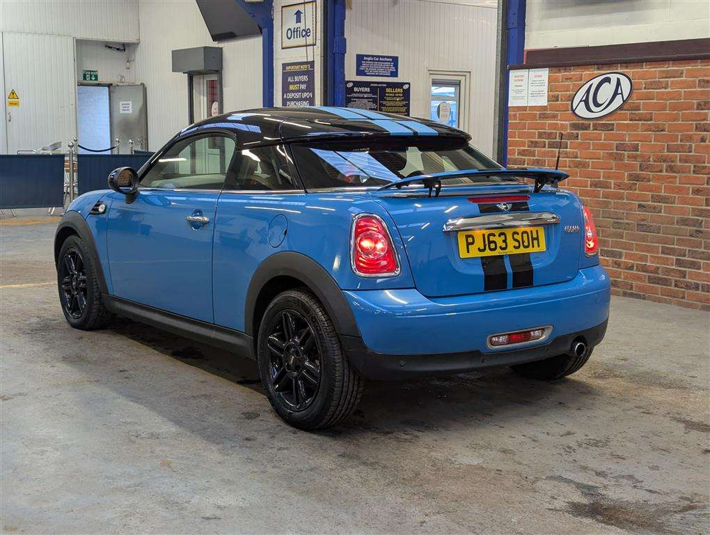 <p>2013 MINI COOPER</p>