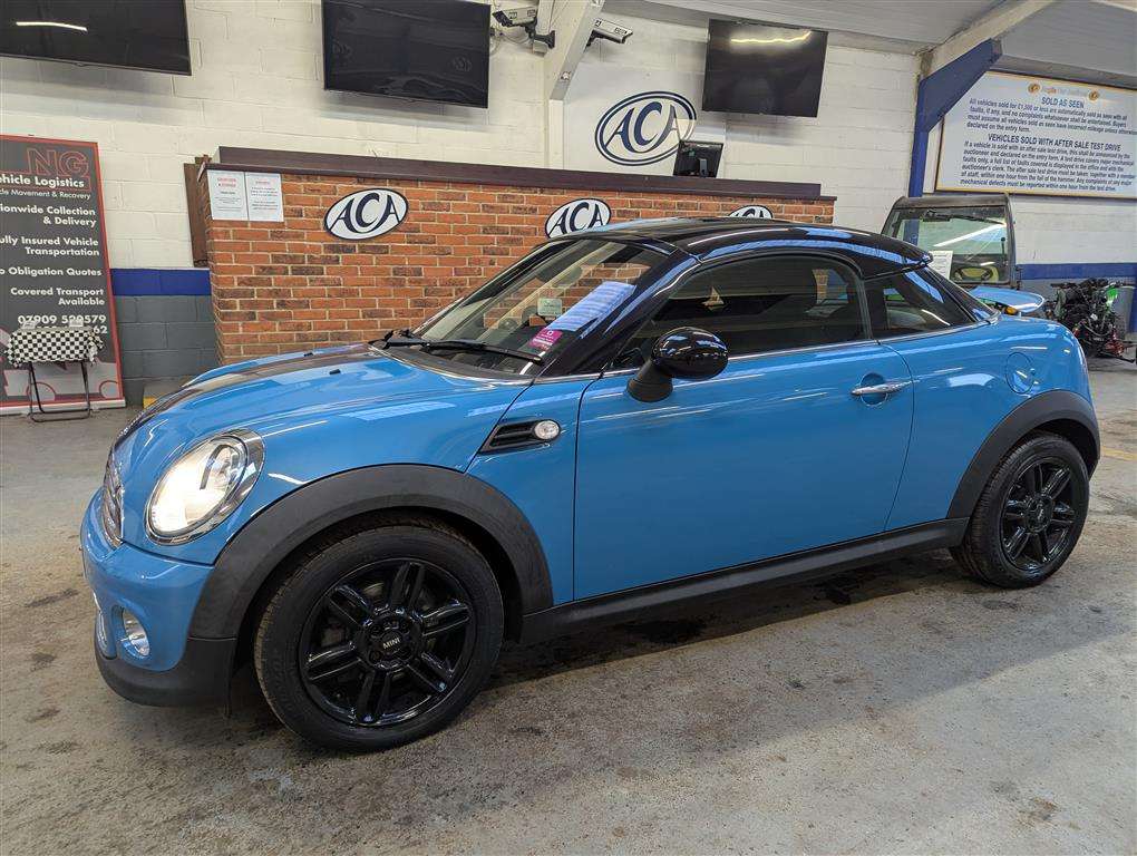 <p>2013 MINI COOPER</p>