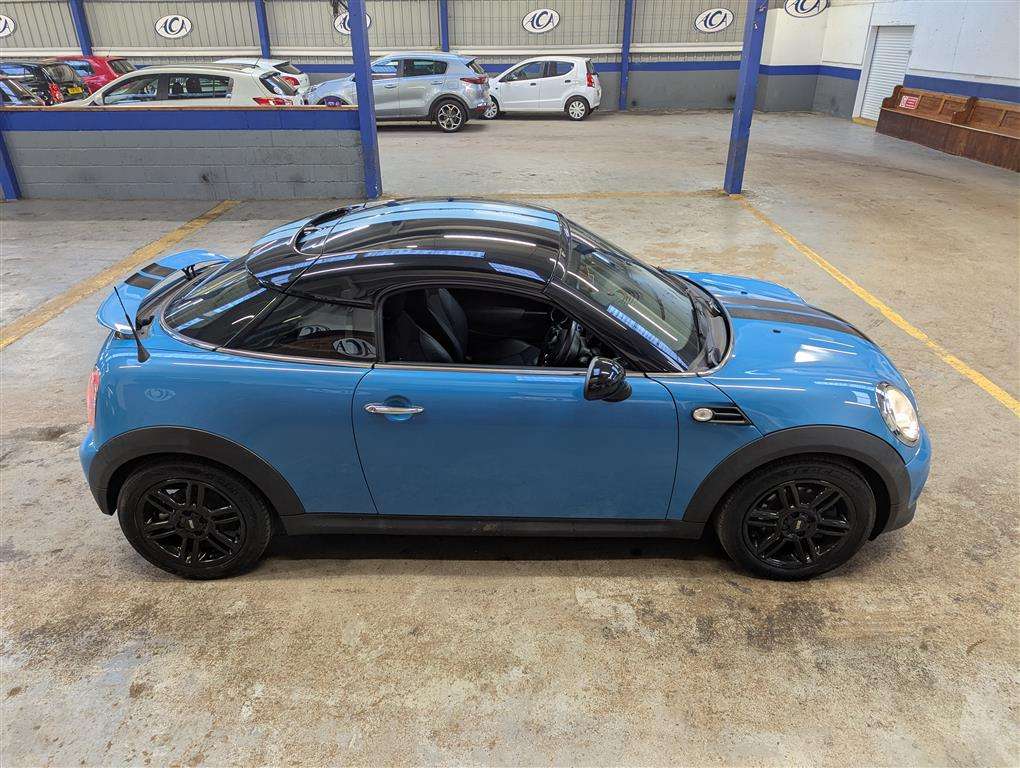 <p>2013 MINI COOPER</p>