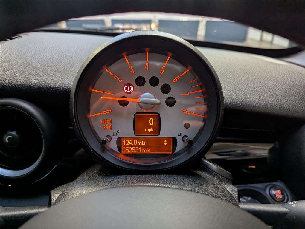 <p>2013 MINI COOPER</p>
