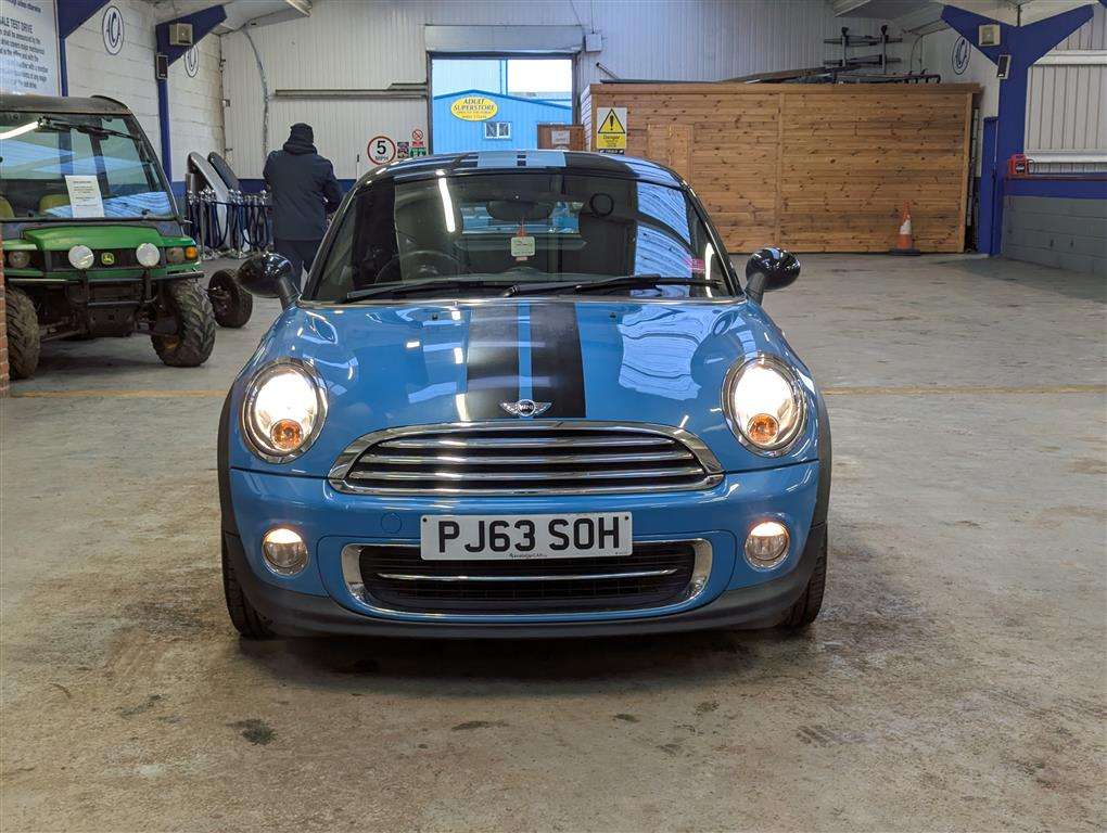 <p>2013 MINI COOPER</p>