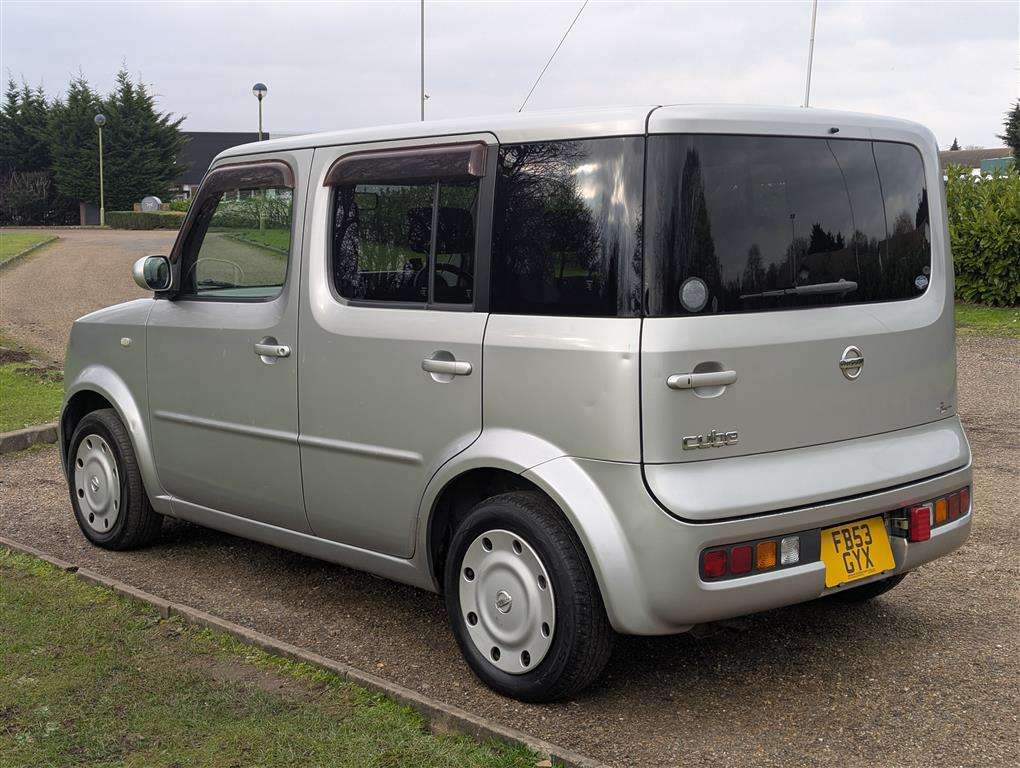 <p>2004 NISSAN CUBE</p>