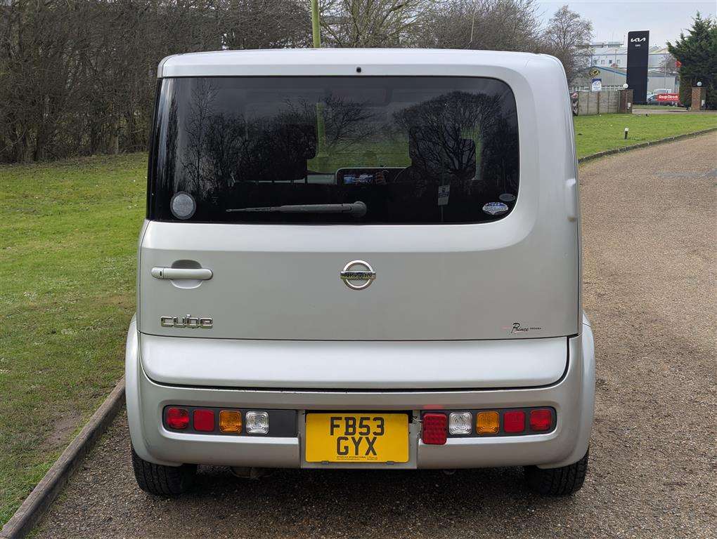 <p>2004 NISSAN CUBE</p>