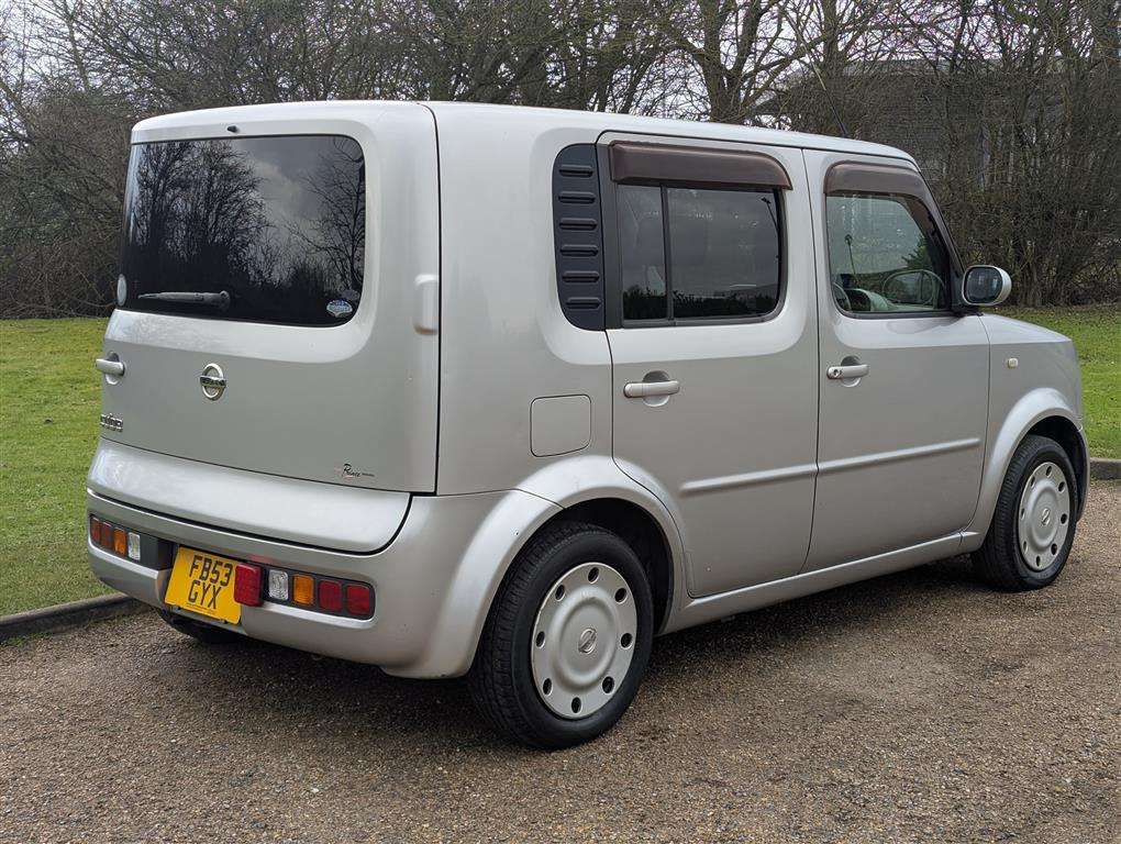 <p>2004 NISSAN CUBE</p>