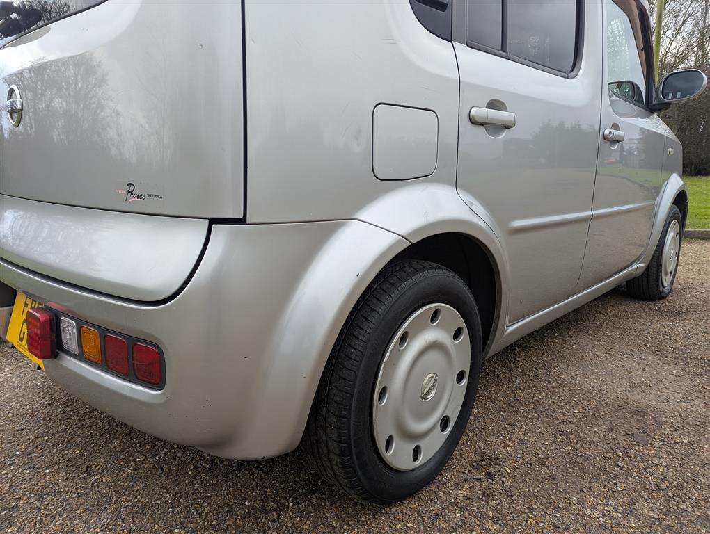 <p>2004 NISSAN CUBE</p>