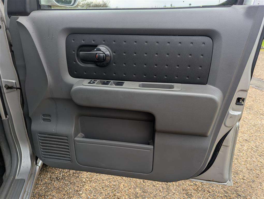 <p>2004 NISSAN CUBE</p>