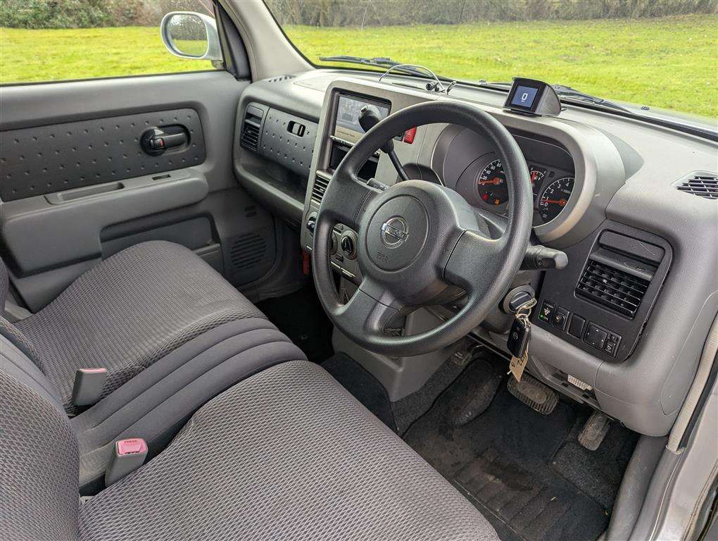 <p>2004 NISSAN CUBE</p>