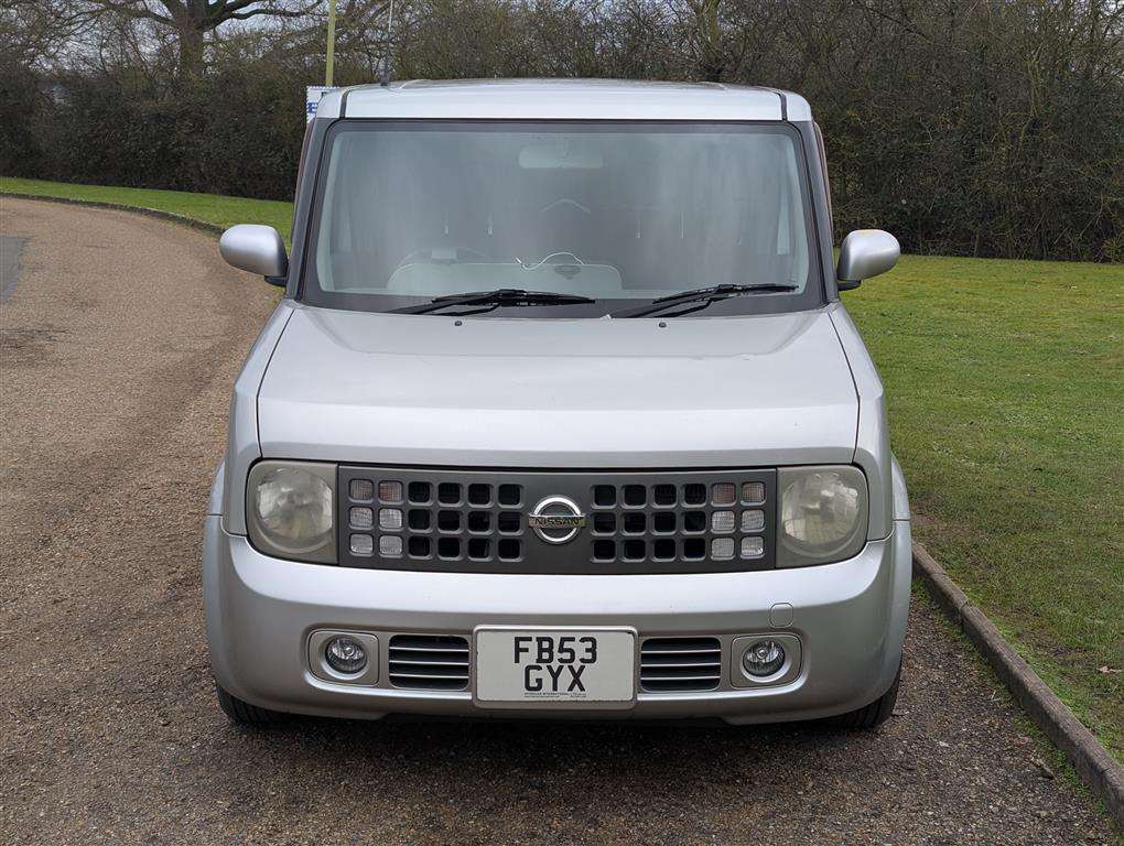 <p>2004 NISSAN CUBE</p>