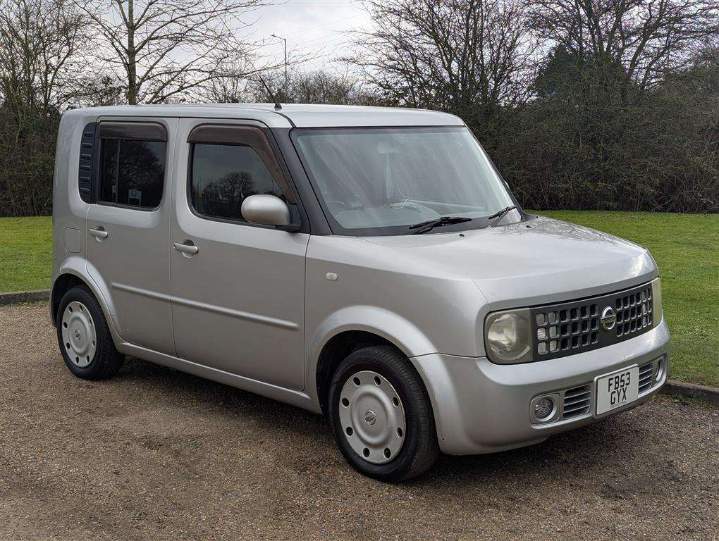 <p>2004 NISSAN CUBE</p>