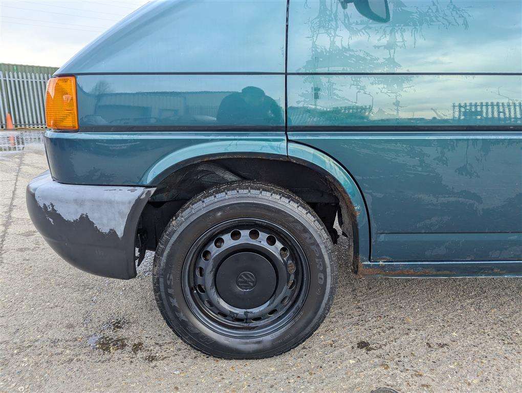 <p>1999 VOLKSWAGEN TRANSPORTER TDI LWB</p>