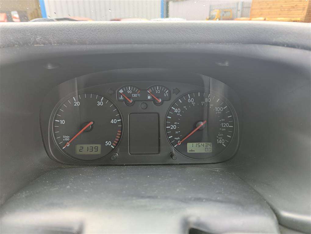 <p>1999 VOLKSWAGEN TRANSPORTER TDI LWB</p>