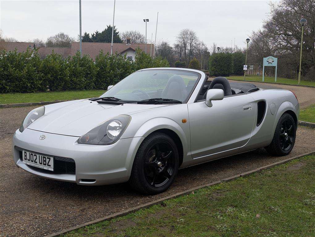 <p>2002 TOYOTA MR2 ROADSTER VVTI</p>