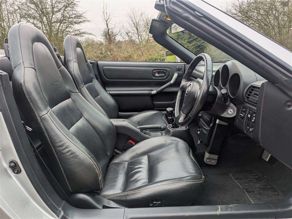 <p>2002 TOYOTA MR2 ROADSTER VVTI</p>