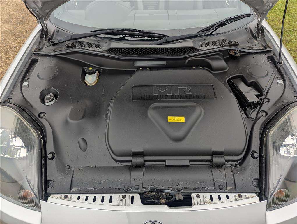 <p>2002 TOYOTA MR2 ROADSTER VVTI</p>