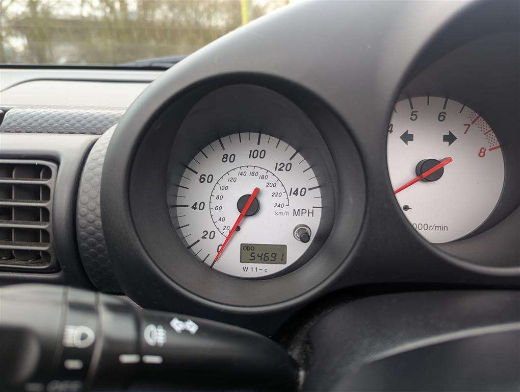 <p>2002 TOYOTA MR2 ROADSTER VVTI</p>