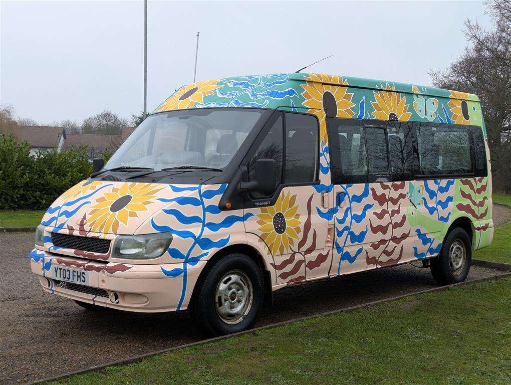 <p>2003 FORD TRANSIT</p>