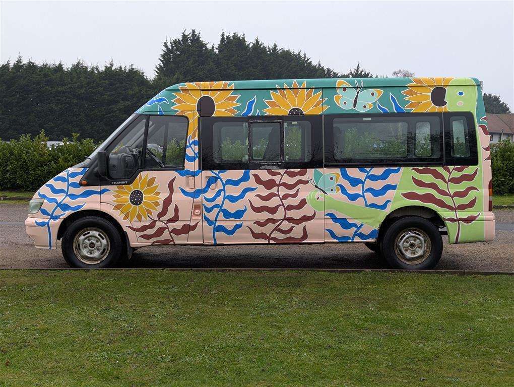 <p>2003 FORD TRANSIT</p>